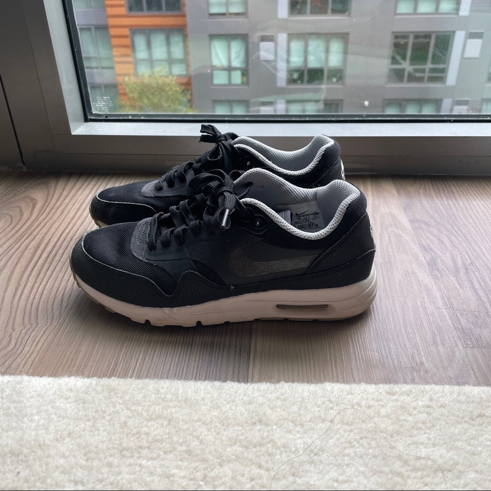 NIKE AIR MAX BLACK SNEAKERS